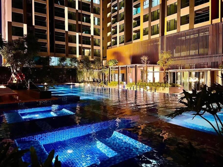 2 Bedroom Minimal Luxury Apartment