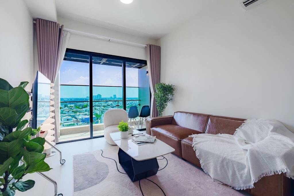 2 Bedroom Minimal Luxury Apartment