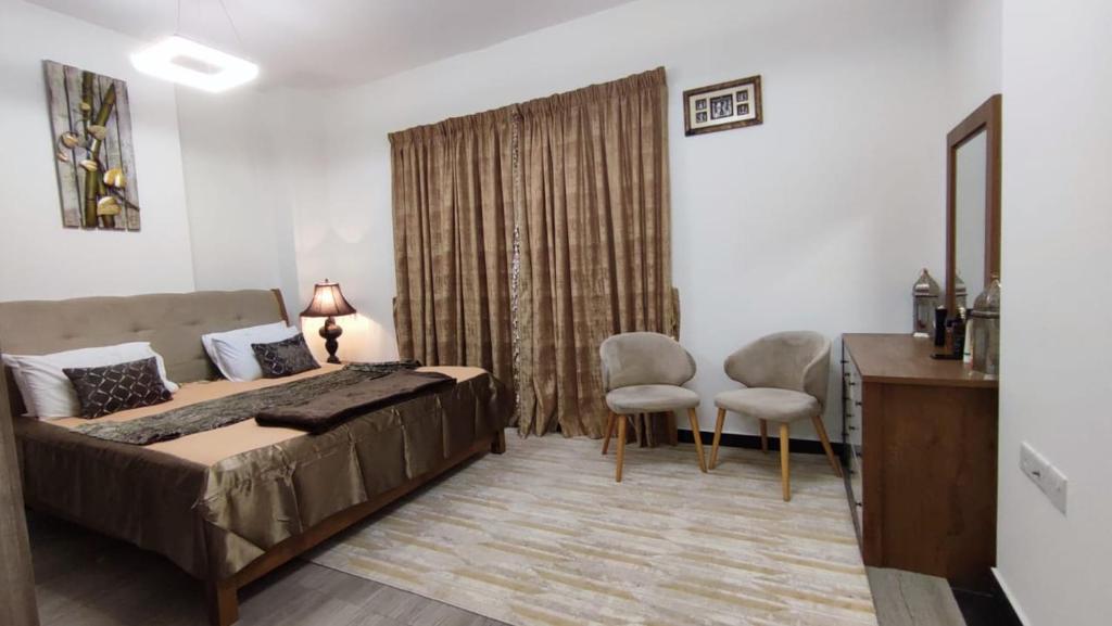entire Luxury and family One Bed Room living Room in front Of Beach photo 2