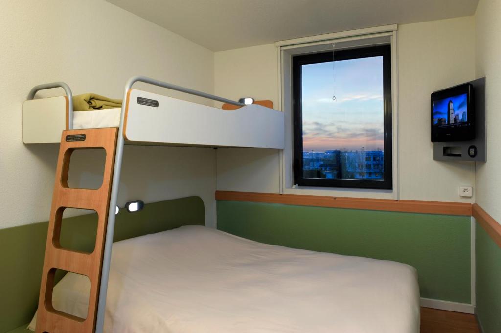 ibis budget Istres Trigance photo 1