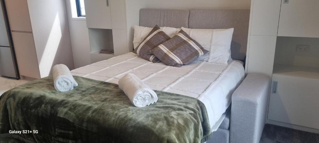 CBD Upstairs Studio Apartment