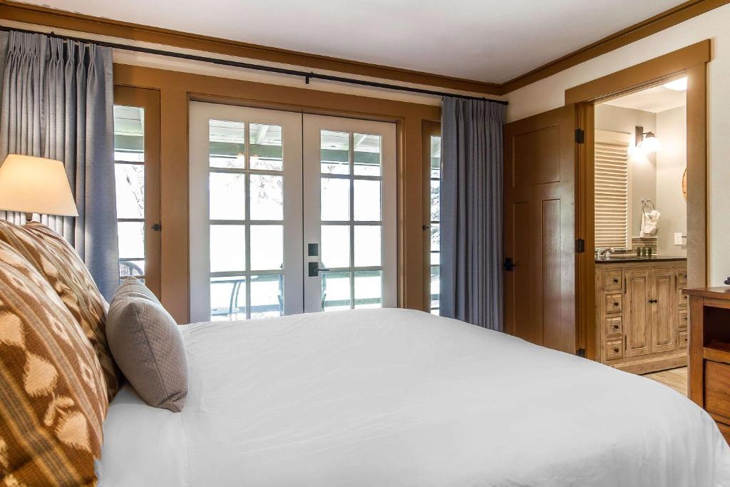 Sierra Sky Ranch, Ascend Hotel Collection