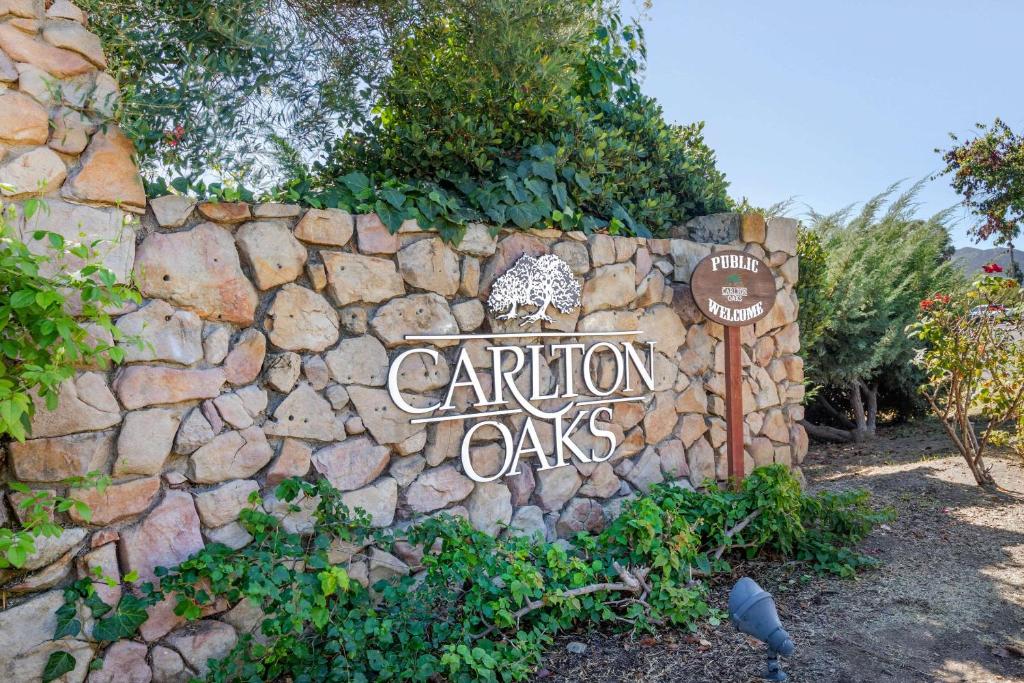 Carlton Oaks Lodge, Ascend Hotel Collection image