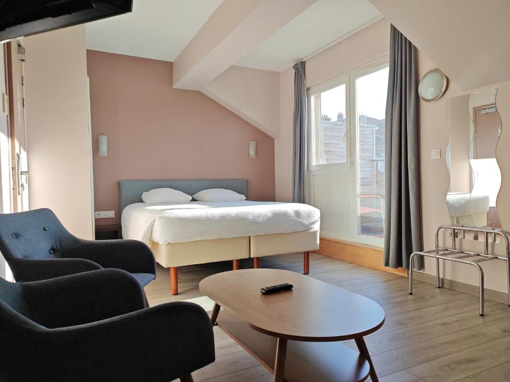Urban Style Hotellerie du Cheval Noir - Tap to explore photos