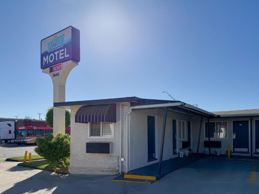 Hiland Motel image