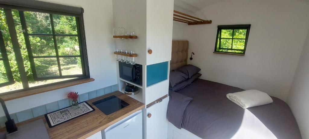 Luxury Shepherds Hut Farm Retreat Room Type - Tent