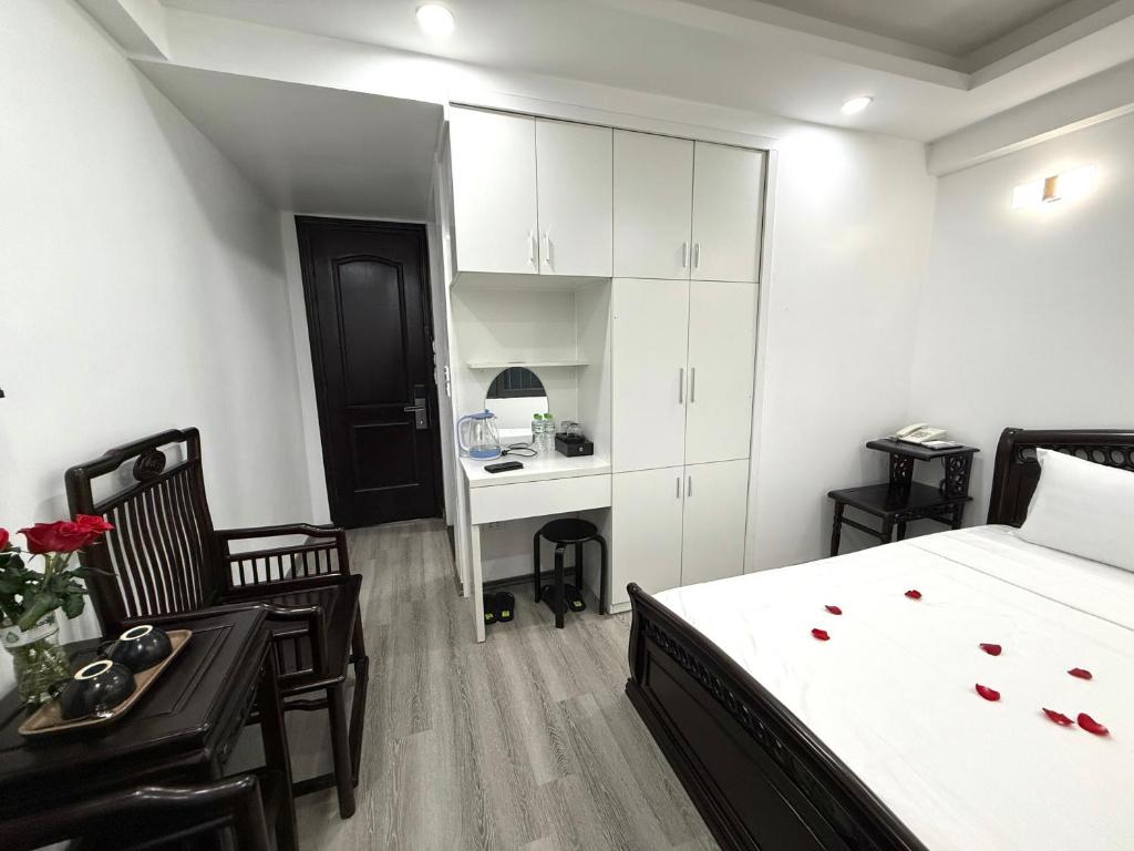 The Queen Hotel & Spa 2