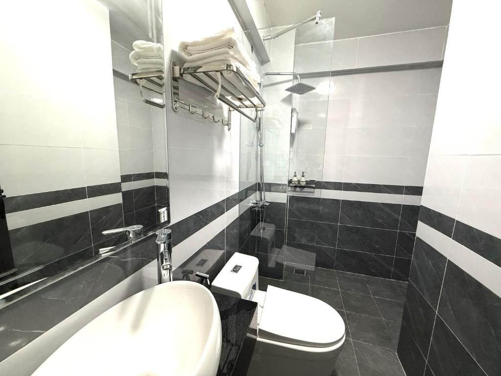 The Queen Hotel & Spa 2