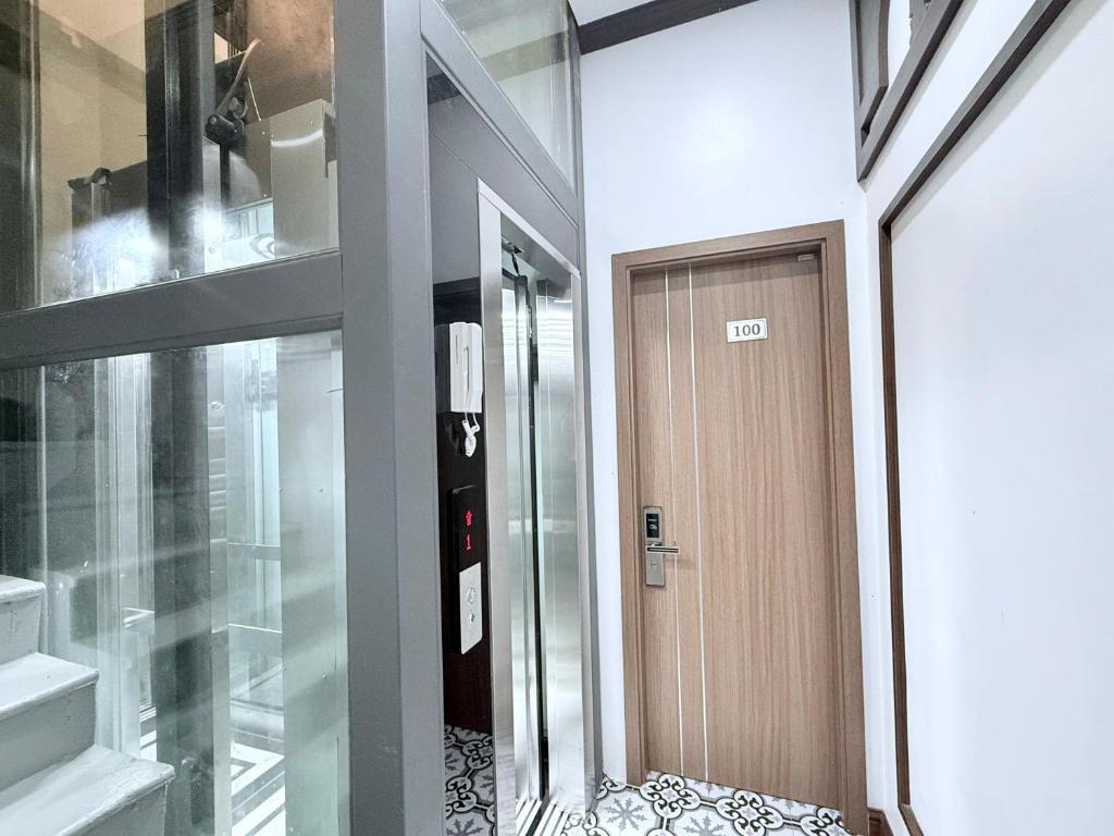 The Queen Hotel & Spa 2