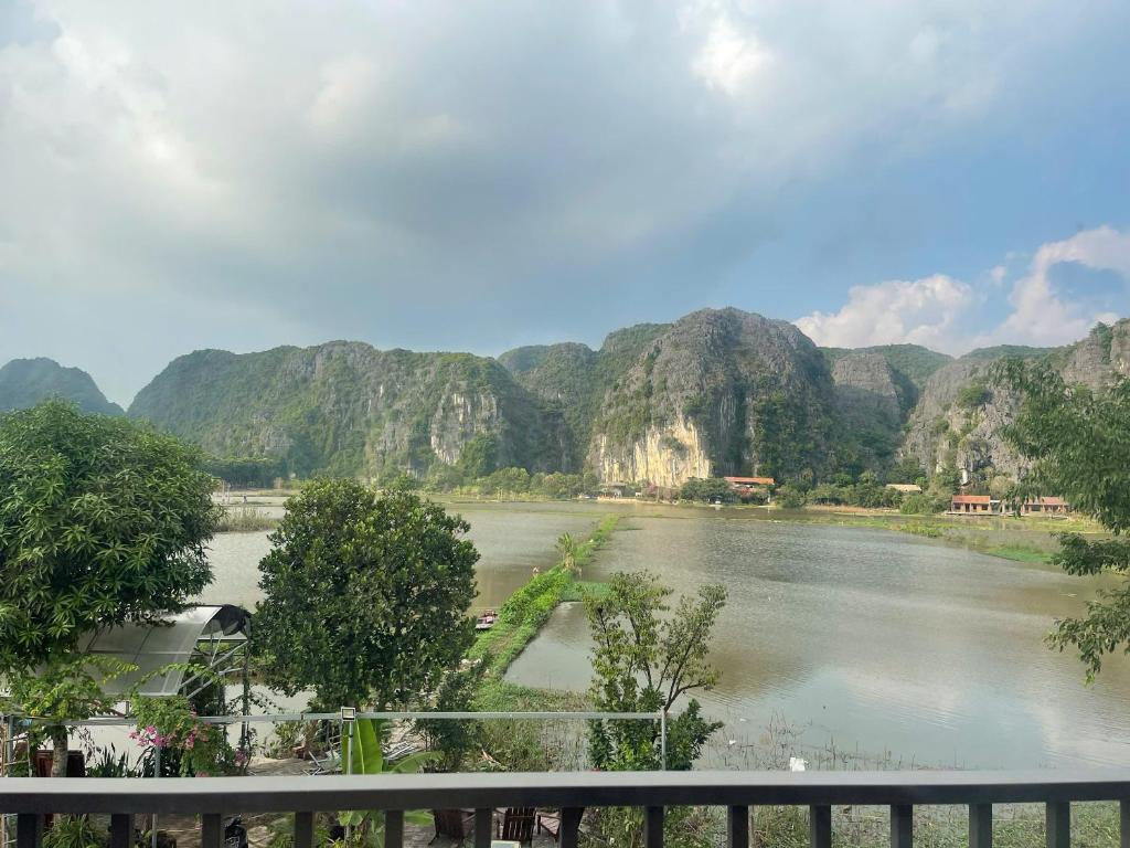 Tam Coc Mountain View Homestay