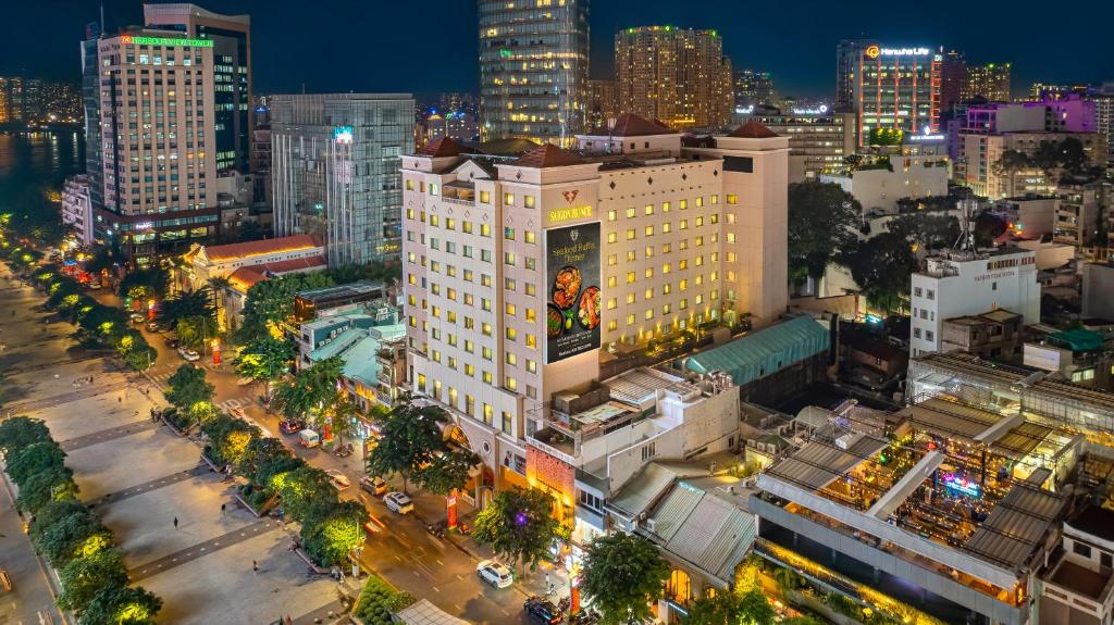 Khách Sạn Duxton 