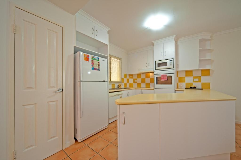 at Beach Court Holiday Villas photo 4