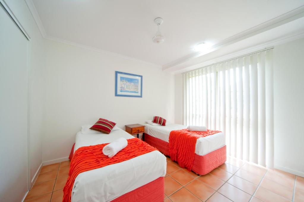 at Beach Court Holiday Villas photo 3