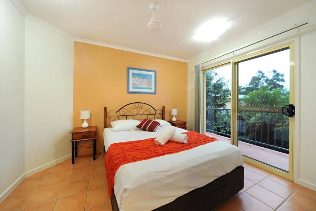 at Beach Court Holiday Villas photo 2