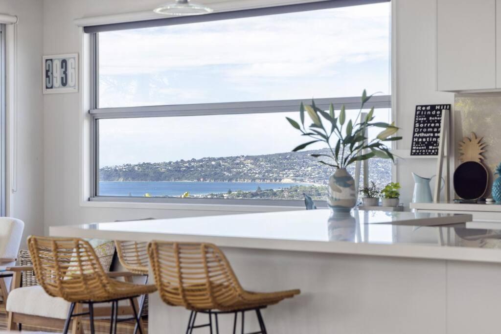 Dromana's Scenic Bay View Retreat photo 3