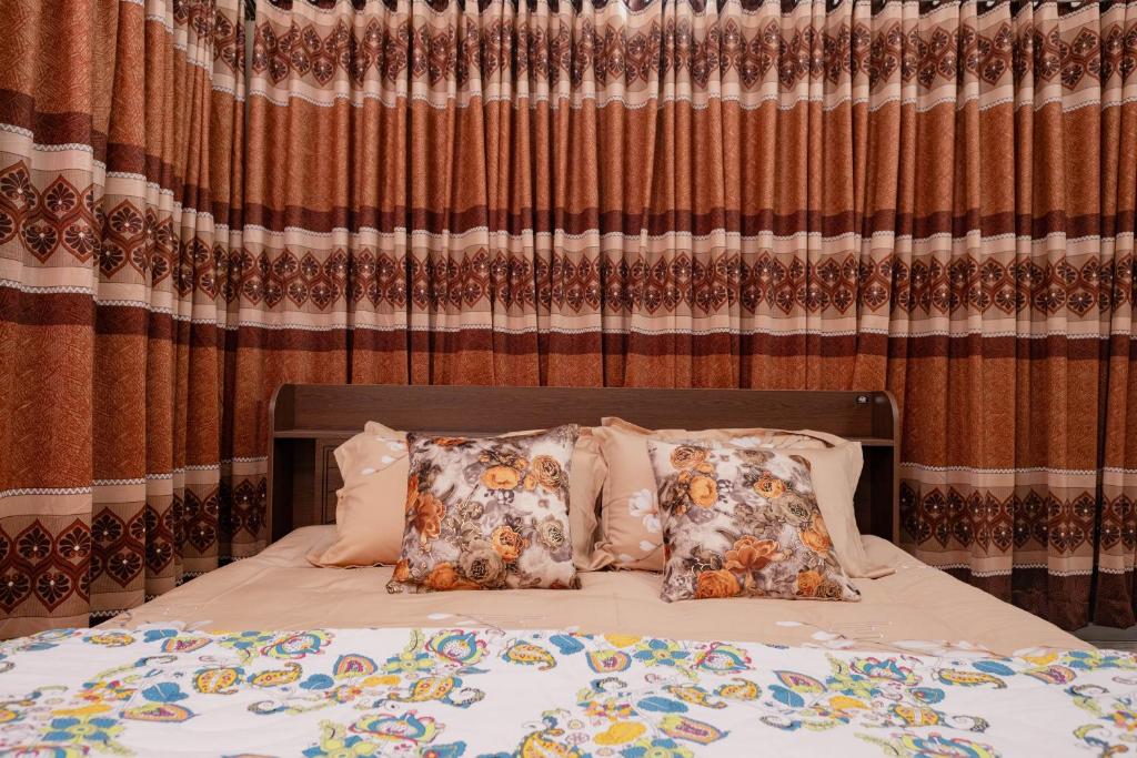 Tranquil Luxury in Niketon, Gulshan photo 4