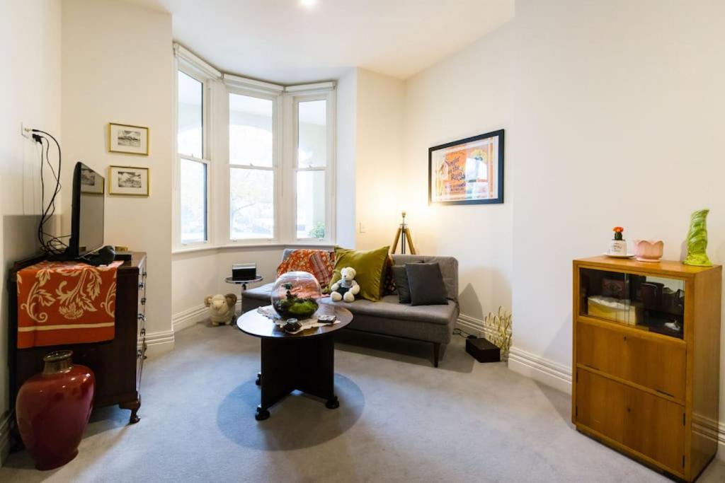 Stunning One Bedroom Apartment in Fitzroy photo 1
