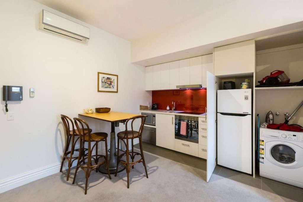 Stunning One Bedroom Apartment in Fitzroy photo 4