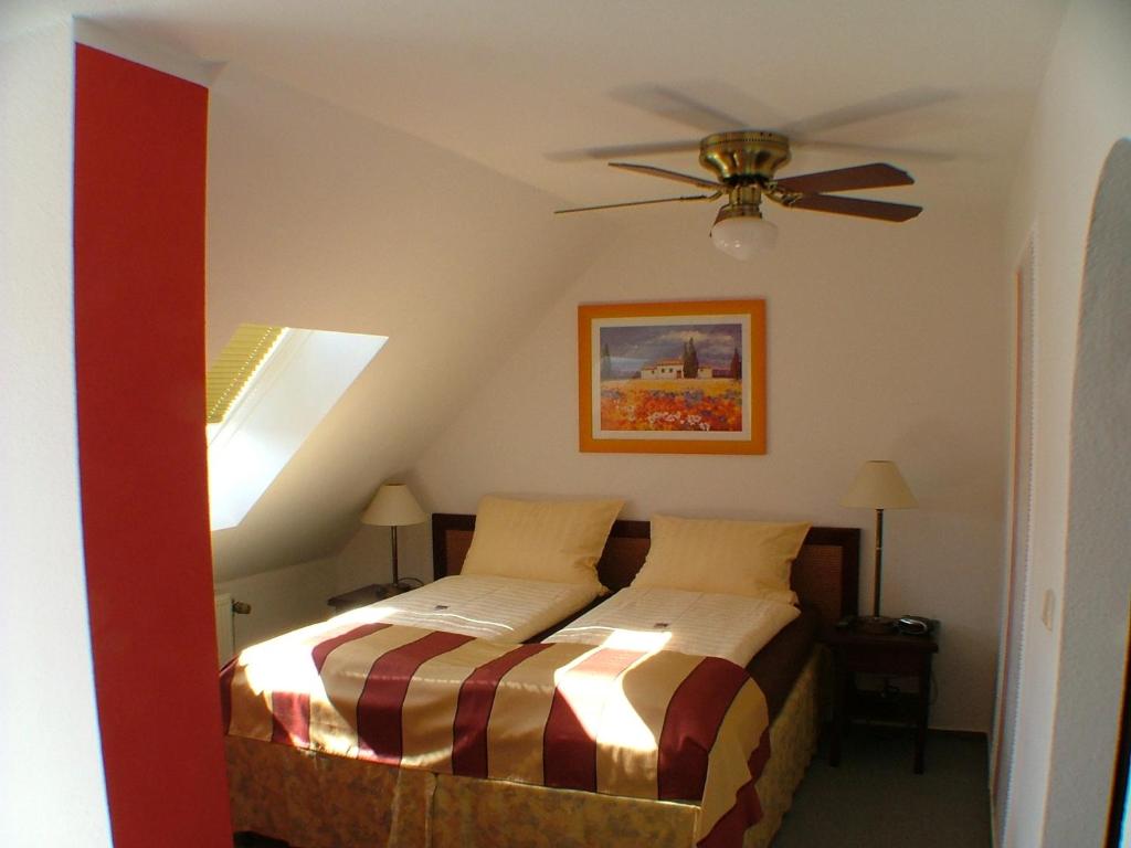 Hotel garni Pension Zur Lutherstadt photo 2