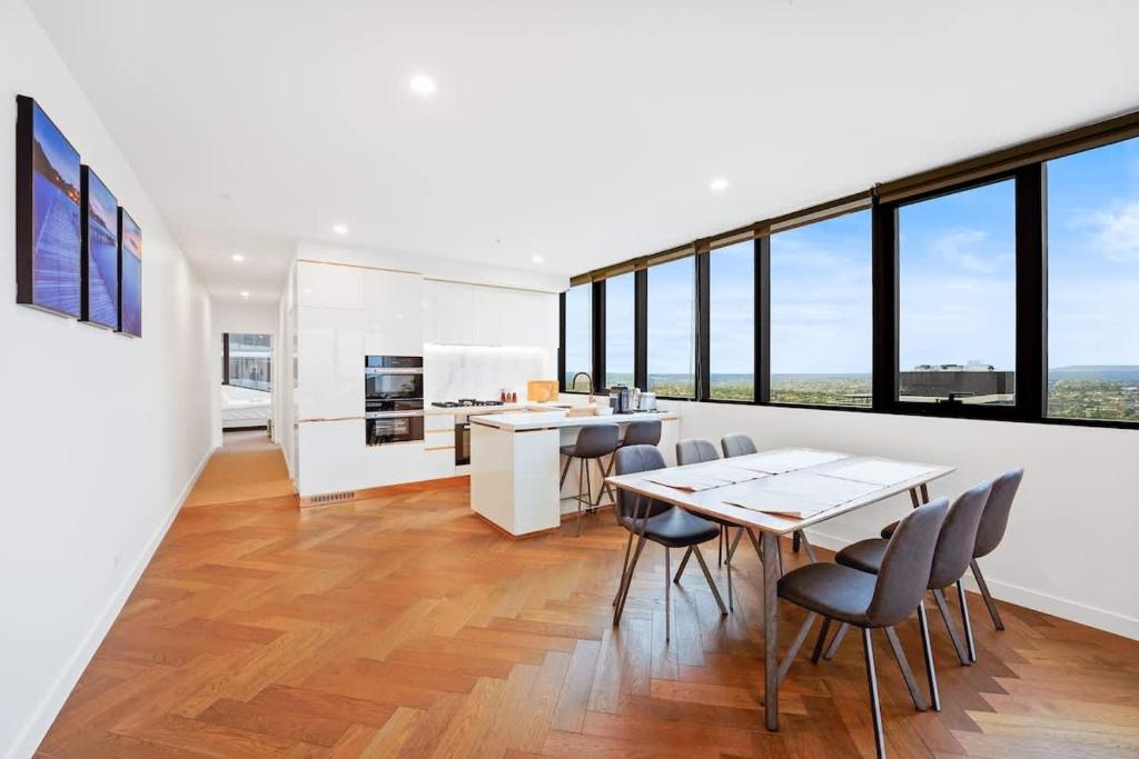 Trio Box Hill - Lux 3BR Penthouse Beauty w parking photo 3