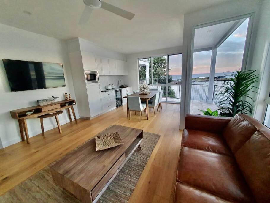 Wake up to the ocean at LegaSea photo 1