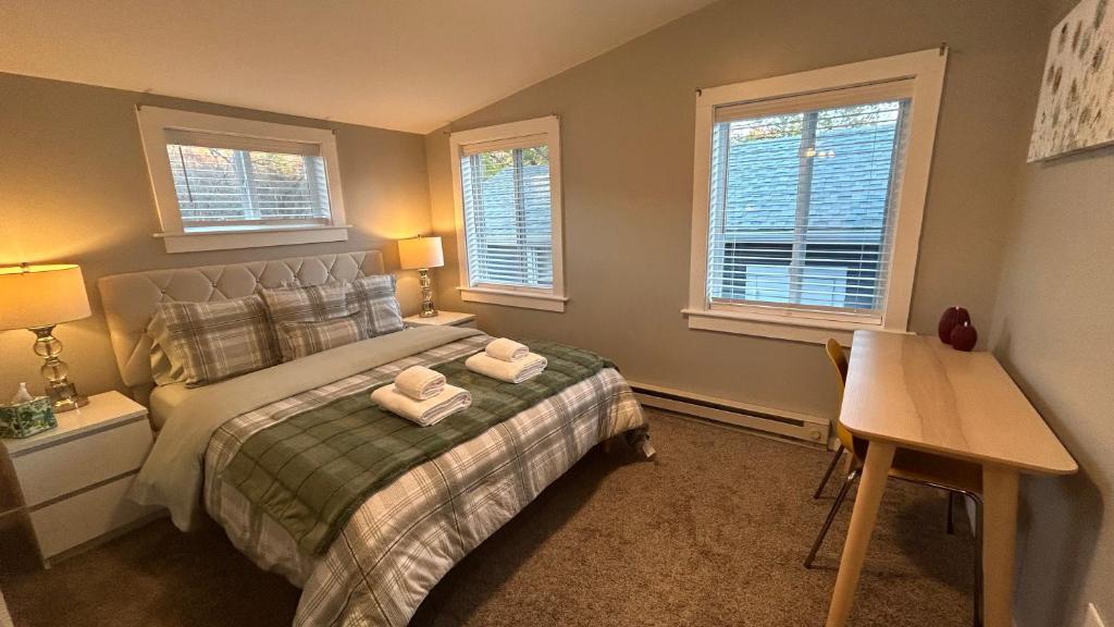 Calm and Stylish Weymouth Apartment image