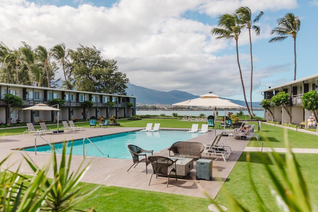Maui Seaside Hotel image