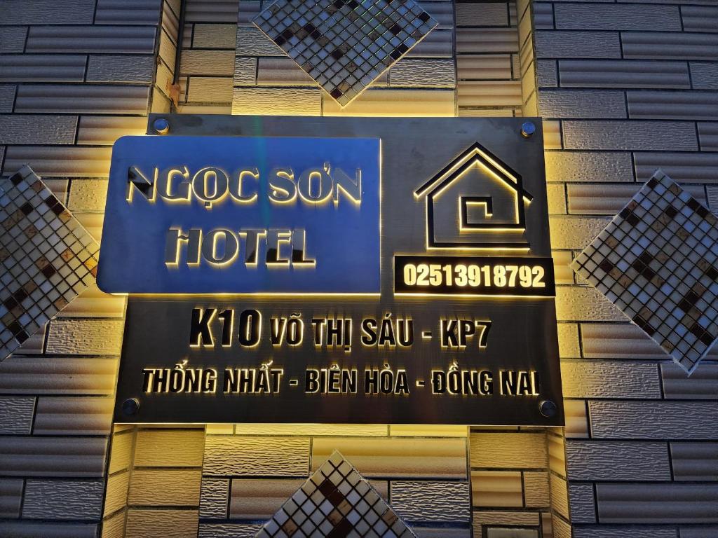 Ngoc Son Hotel