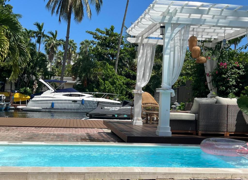D' Mauchi Waterfront House