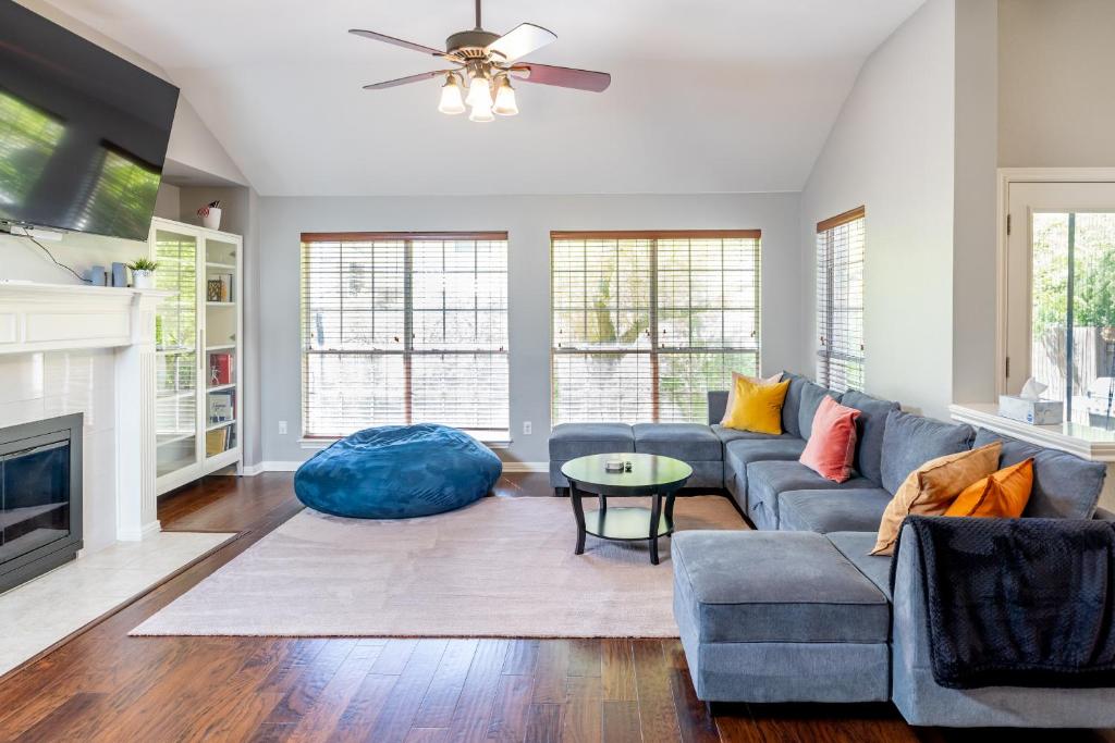 Spacious 4BR Home Away From Home at Avery Ranch! image