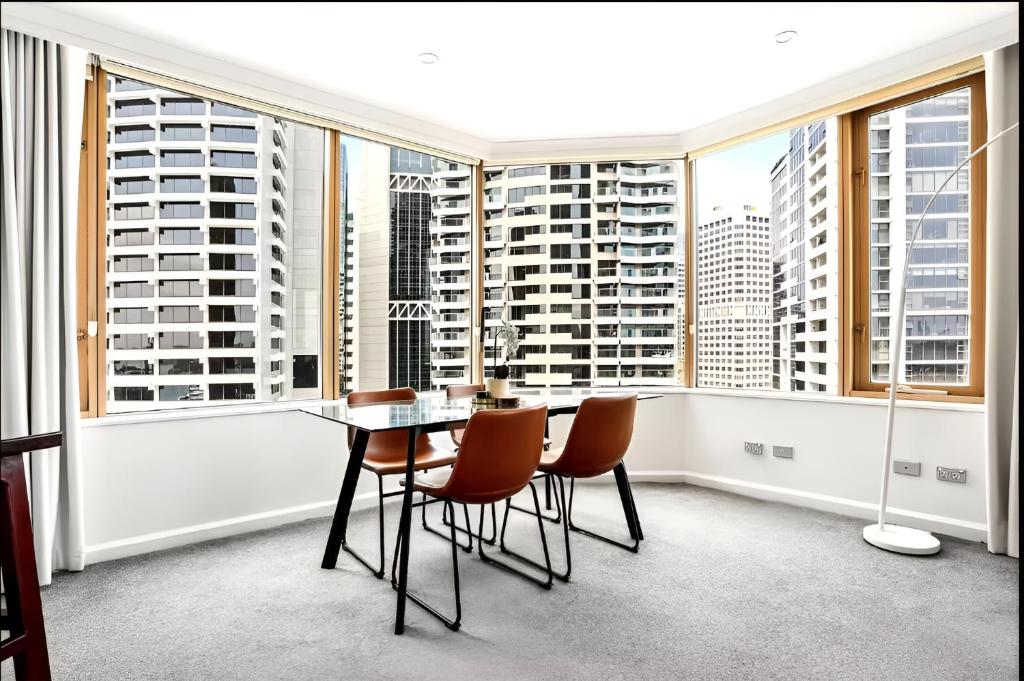 Central Sydney Apartment with Pool, Sauna and Gym! photo 4