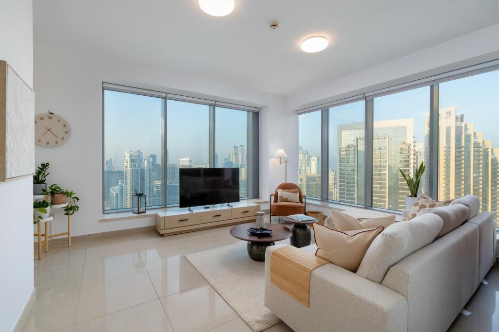 Luxury High Floor 1BR with Full Burj Khalifa View by Auberge photo 1