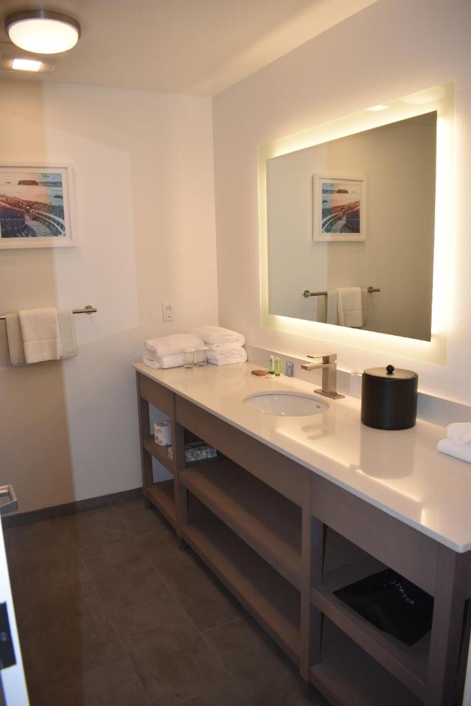 Table Rock Motel & Vacation Rentals - Tap to explore photos