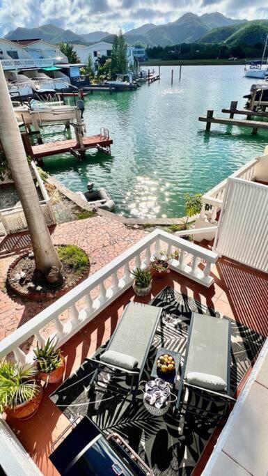 Tropical Town Villa - View Pics - Mes sage Me f0r a Disc0 unt! photo 1