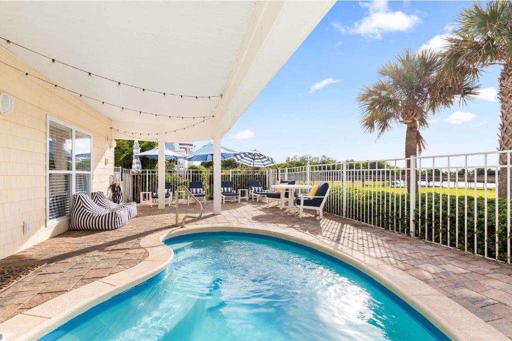 Captains Cabana image
