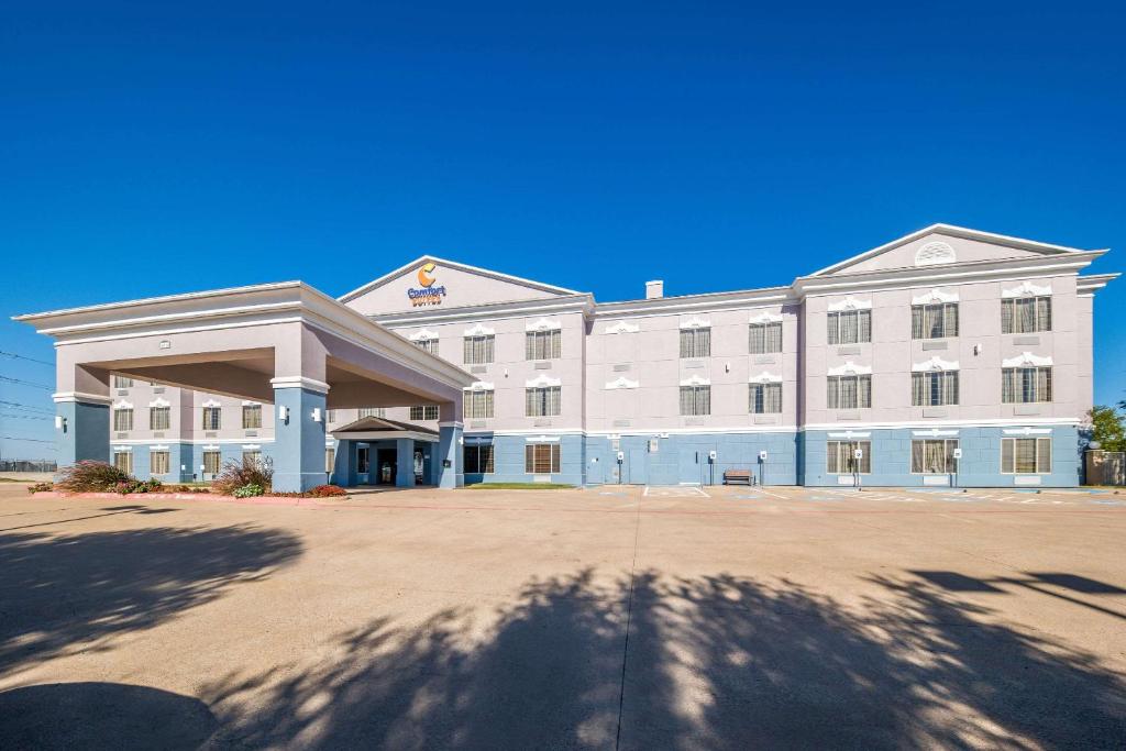 Comfort Suites Roanoke - Fort Worth North image
