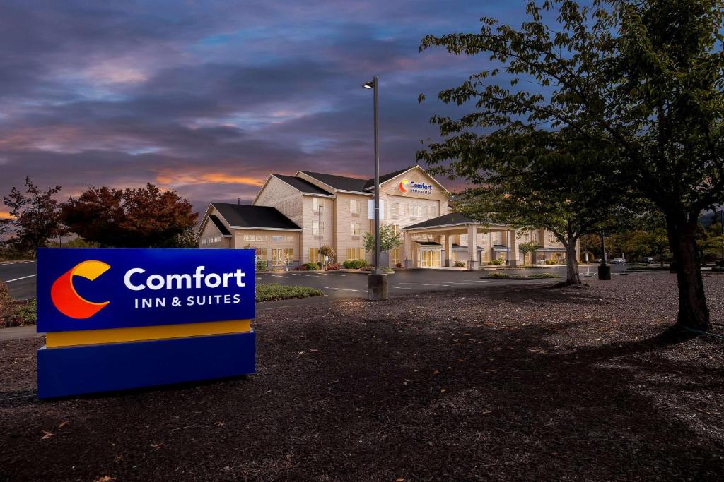 Comfort Inn & Suites Creswell image