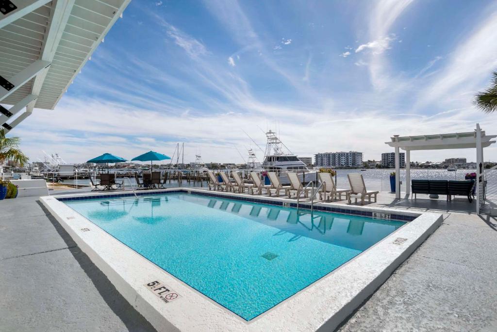 Inn on Destin Harbor, Ascend Hotel Collection image