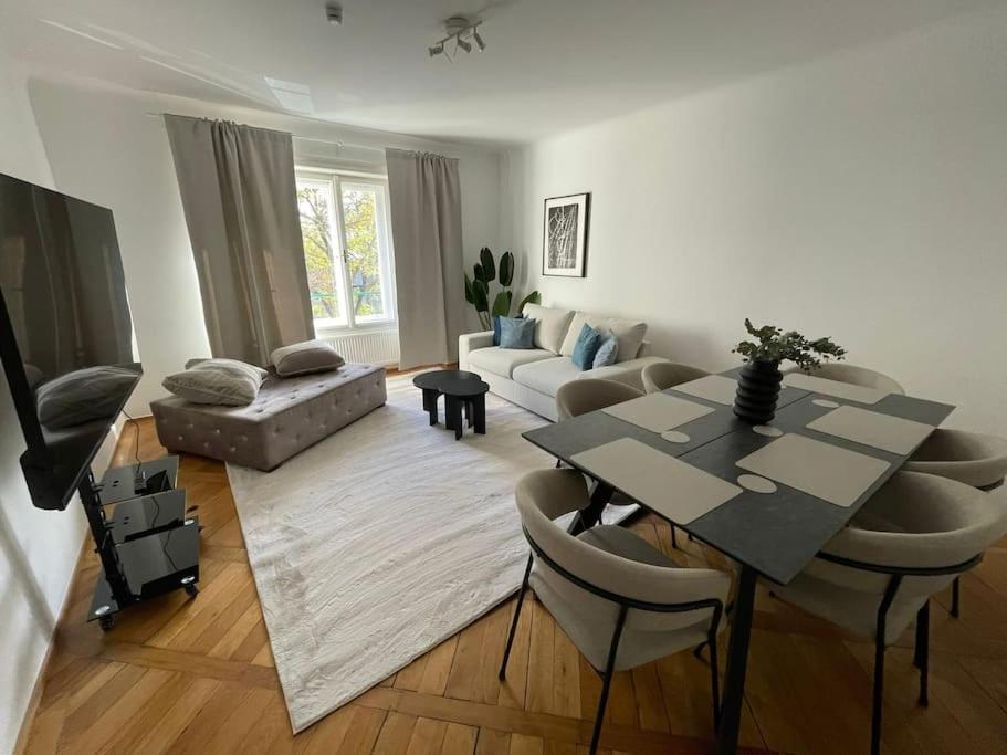 Kriemhild Apartments, Vienna