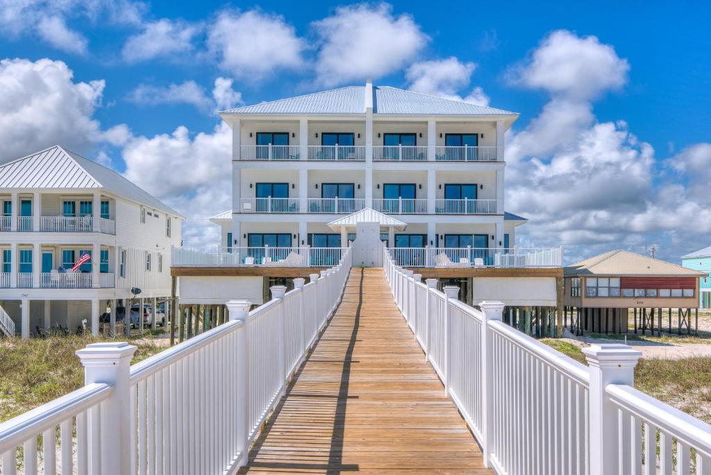 Seaside East 12 Bdrm, 11,5 Bath, Private Pools, Sleeps 36 image