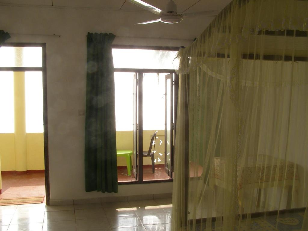 Bandula's Beach Inn photo 3