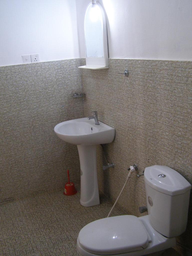 Bandula's Beach Inn photo 4