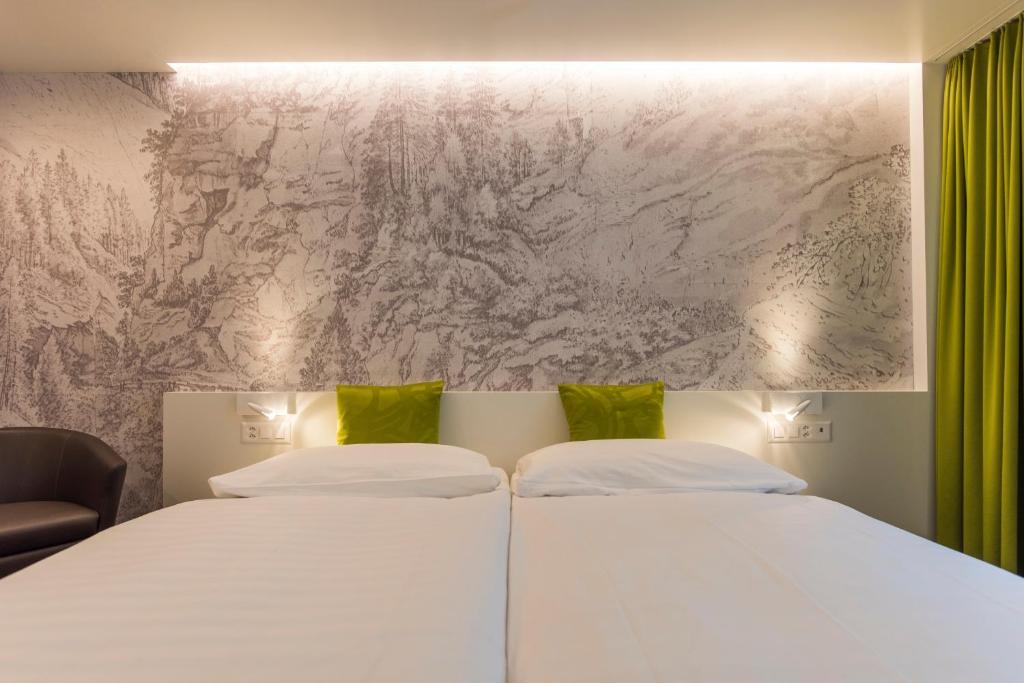 Hotel Weiss Kreuz photo 4
