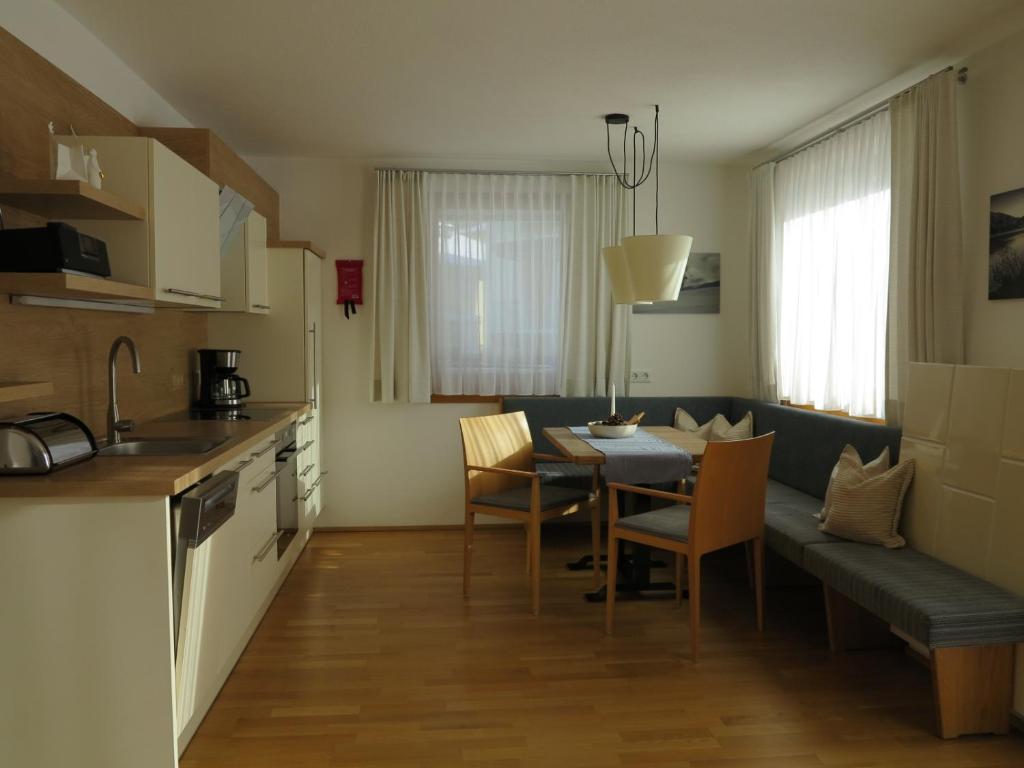 4two photo 4