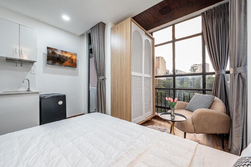 Lotus Lalala Inn Hotel