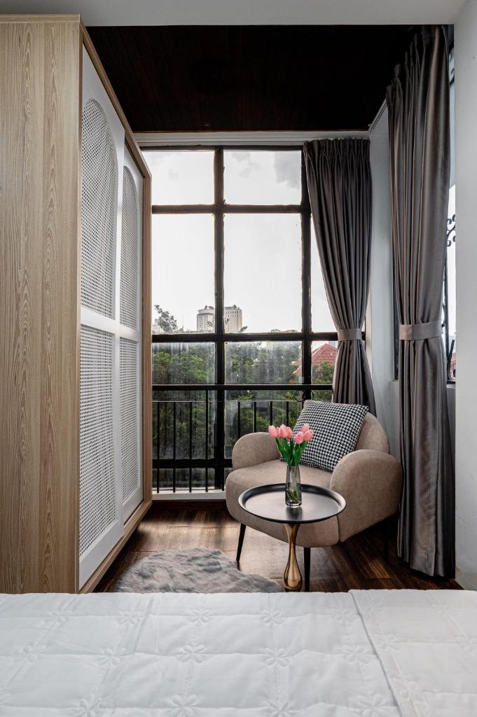 Lotus Lalala Inn Hotel