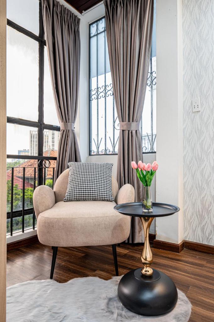 Lotus Lalala Inn Hotel