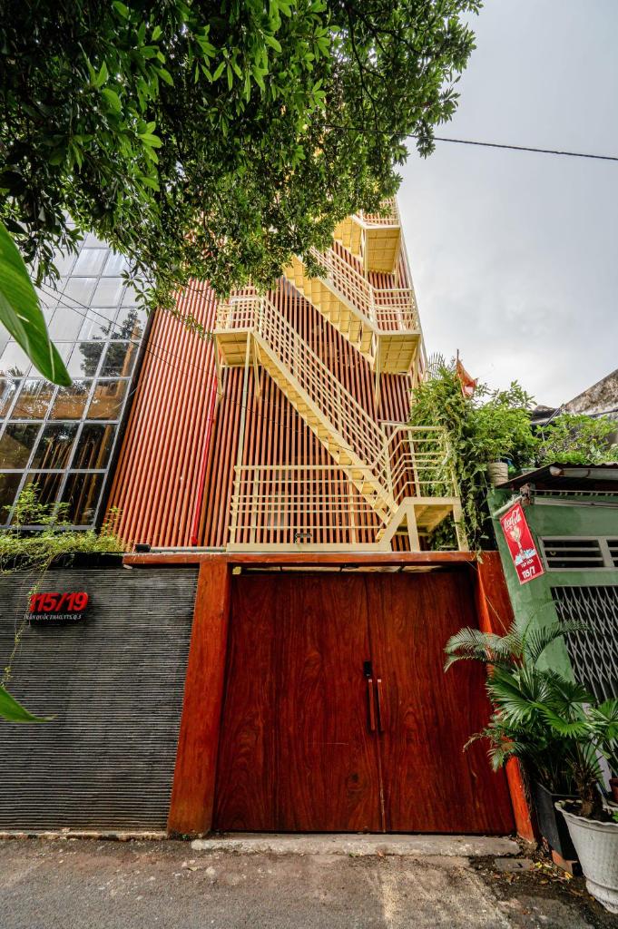 Lotus Lalala Inn Hotel