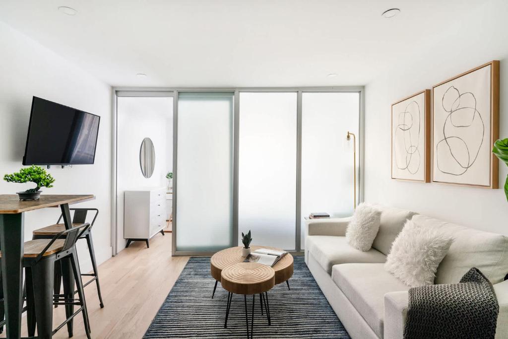 75-1D New 1BR prime UES W D the unit Best Value image