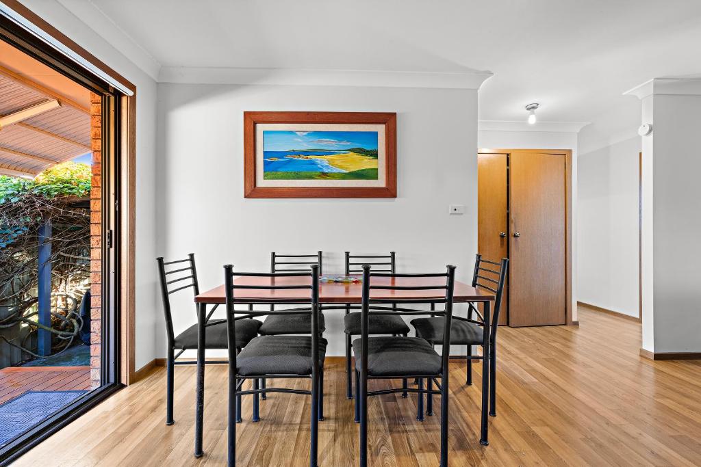 Annies Place 130 Gordon Young Drive SWR photo 1